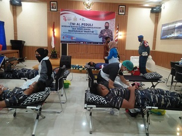 Peringati HUT Kemerdekaan ke-76, TNI AL Laksanakan Serbuan Donor Darah Plasma Konvalescent