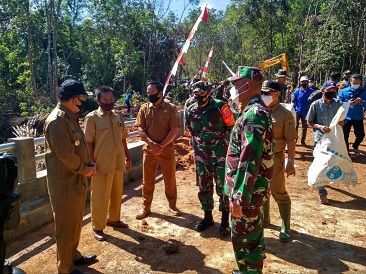 TMMD Buka Akses Jalan Perkebunan Warga.