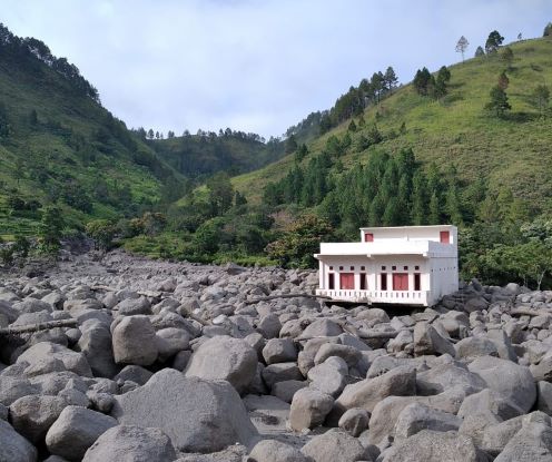 BANJIR BANDANG DI HUMBANG HASUNDUTAN, 12 WARGA HILANG