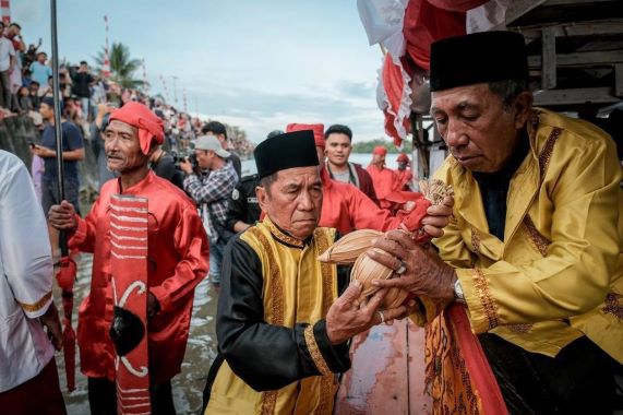 MOLABOT TUMPE, TRADISI MENGIKAT PERSAUDARAAN MASYARAKAT BANGGAI