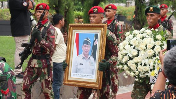DONI MONARDO WAFAT, INDONESIA KEHILANGAN PAHLAWAN PERANG COVID-19