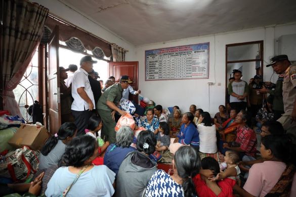 PENCARIAN KORBAN BANJIR BANDANG HUMBANG HASUNDUTAN LIBATKAN TIM PENYELAM