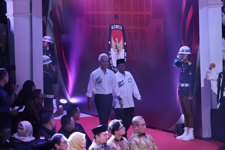 GAGASANNYA MEMUASKAN, BAGI GANJAR YANG TERPENTING PESAN DEBAT SAMPAI KE MASYARAKAT