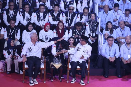 KORUPTOR MERUGIKAN NEGARA RP 230 TRILIUN, SETARA DENGAN 27.000 PUSKESMAS