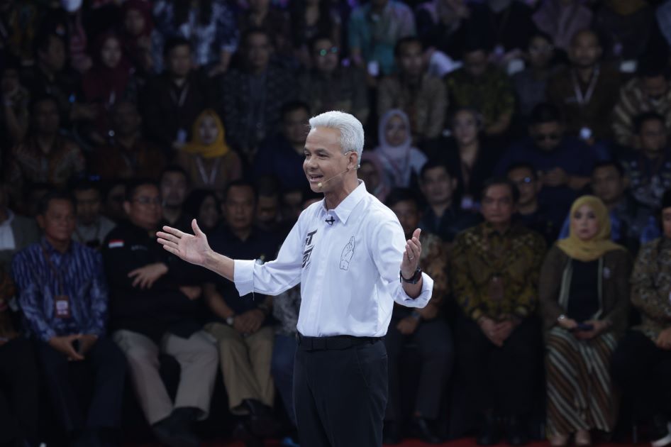 KUASAI DEBAT, GANJAR TUNJUKKAN BUKTI BUKAN DENGAN KATA-KATA DAN JANJI