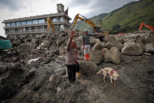 HARI INI OPERASI SAR BANJIR BANDANG HUMBANG HASUNDUTAN DITUTUP