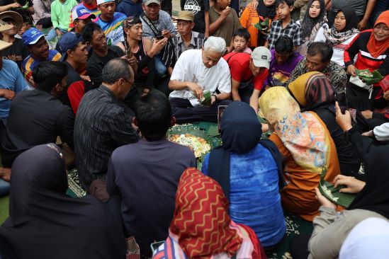 DI HADAPAN PETANI MAGELANG, GANJAR SIAP MENAMBAH KUOTA PUPUK SUBSIDI