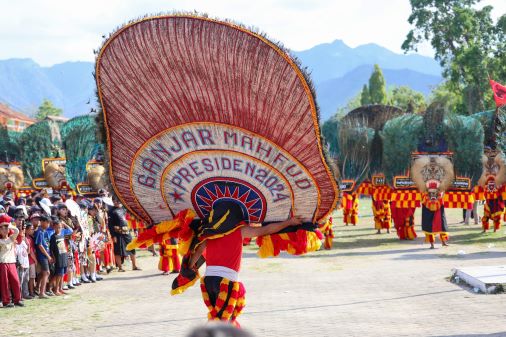 BANTENG DAN REOG SAMBUT KEDATANGAN ATIKOH DI PONOROGO