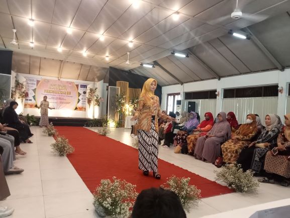 SAMBUT HARI IBU 2023, KOMUNITAS ECOPRINT KABUPATEN MAGELANG NGECOBAR