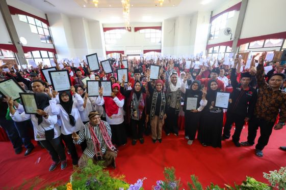 PELAKU UMKM LAMONGAN MENGINSPIRASI ATIKOH CIPTAKAN KREDIT KHUSUS PEREMPUAN