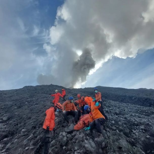 SEMPAT DITUTUP DAMPAK ERUPSI MARAPI, HARI INI BANDARA MINANGKABAU NORMAL KEMBALI