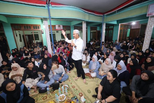 ANAK MUDA SRAGEN GIRANG, GANJAR PAPARAN PROGRAM INTERNET CEPAT GRATIS