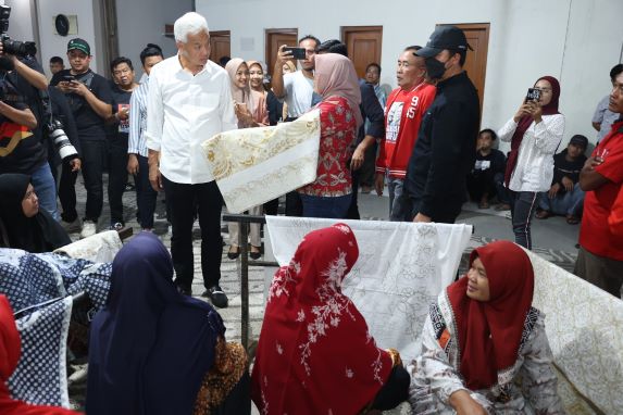 CERITA PENGUSAHA BATIK RAMAI ORDER SAAT GANJAR HADIRI PAMERAN