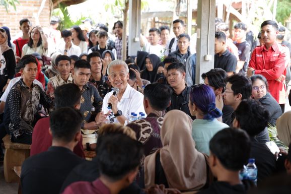 KETEMU PEMUDA KLATEN, GANJAR BAHAS PENYELESAIAN LAPANGAN KERJA