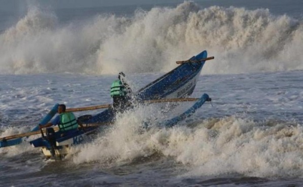 WASPADA GELOMBANG SANGAT TINGGI HINGGA 6 METER DI LAUT SELATAN JAWA