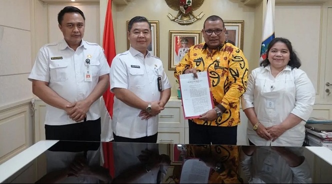 KEMENDAGRI SERAHKAN DOKUMEN RKPD TAHUN 2023 KEPADA DOB PAPUA BARAT DAYA