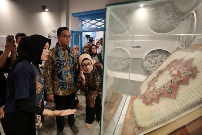 ANIES AJAK MASYARAKAT KUNJUNGI MUSEUM NDALEM GURON DI PONOROGO