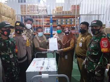 RIBUAN VAKSIN SINOVAC TIBA DI KOTABARU, 1.477 TENAGA KESEHATAN SIAP DI VAKSIN