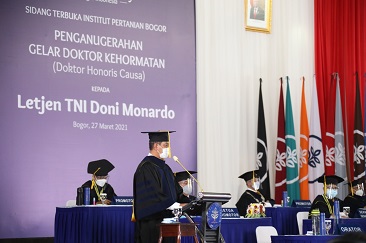Doni Monardo Dianugerahi Gelar Doktor Kehormatan
