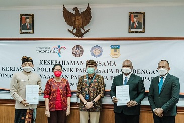 Poltekpar Bali-Disbudpar Papua Kerja Sama Bangun SDM Parekraf Unggul di Papua