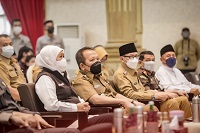 Gubernur Jatim Berikan Santunan Keluarga Korban Ritual Maut Pantai Payangan