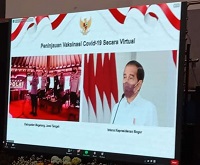 Presiden Jokowi Saksikan Vaksinasi Booster Serentak