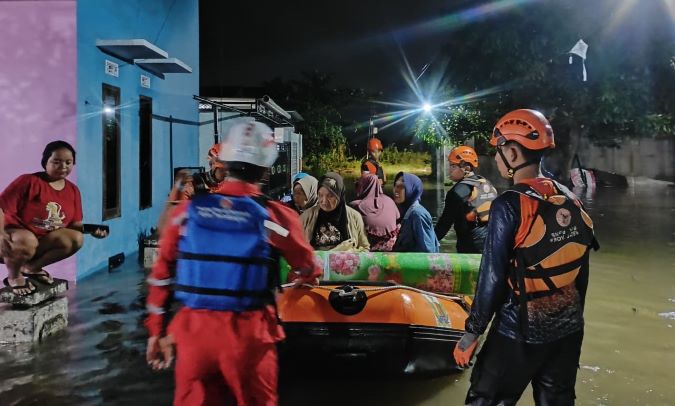 BANJIR DAN CUACA EKSTREM TERJANG SEJUMLAH KABUPATEN DI JAWA