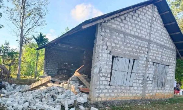 1 LUKA RINGAN DAN 20 RUMAH TERDAMPAK GEMPA M6,1 SUMBA BARAT DAYA NTT 