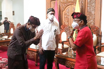 Menparekraf Bahas Tindak Lanjut Program Pinjaman Lunak Bagi Pelaku Parekraf di Bali 