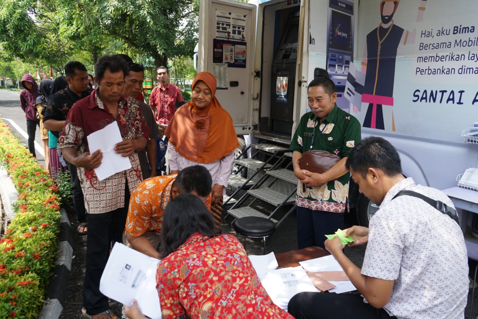 RIBUAN KELUARGA KPM BURUH TANI BLORA TERIMA BLT DANA BAGI HASIL CUKAI TEMBAKAU 2023