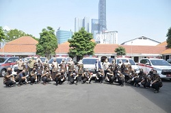 7 UPT Dinsos Jatim Dapat Ambulance Untuk Penjangkauan Layanan Lansia, Gubernur Khofifah Tekankan Pentingnya Format Kekeluargaan Extended Family