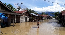 [Update] – Banjir Masih Menggenangi 12 Kecamatan di Kabupaten Sintang