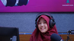 Elisa Penyair Radio Gema Randik Muba terpilih Jadi Reportase Terbaik III di Indonesia Persada Award