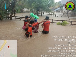 Lebih Dari Seribu Rumah Warga Terdampak Banjir dan Longsor di Kabupaten Pesisir Selatan