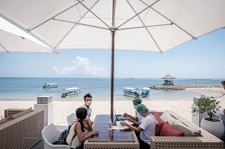 Menparekraf: Sentra Vaksinasi WNA di Tanjung Benoa Bali Bagian dari Pemulihan Ekonomi