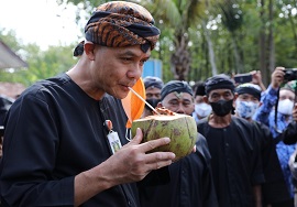 Ganjar Silaturahmi ke Sedulur Sikep Samin, Bangun Akses Air Bersih
