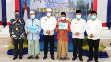 Pemkab Sampang Luncurkan Bantuan Honor Kepada 6000 Guru Ngaji Dan 200 Marbot