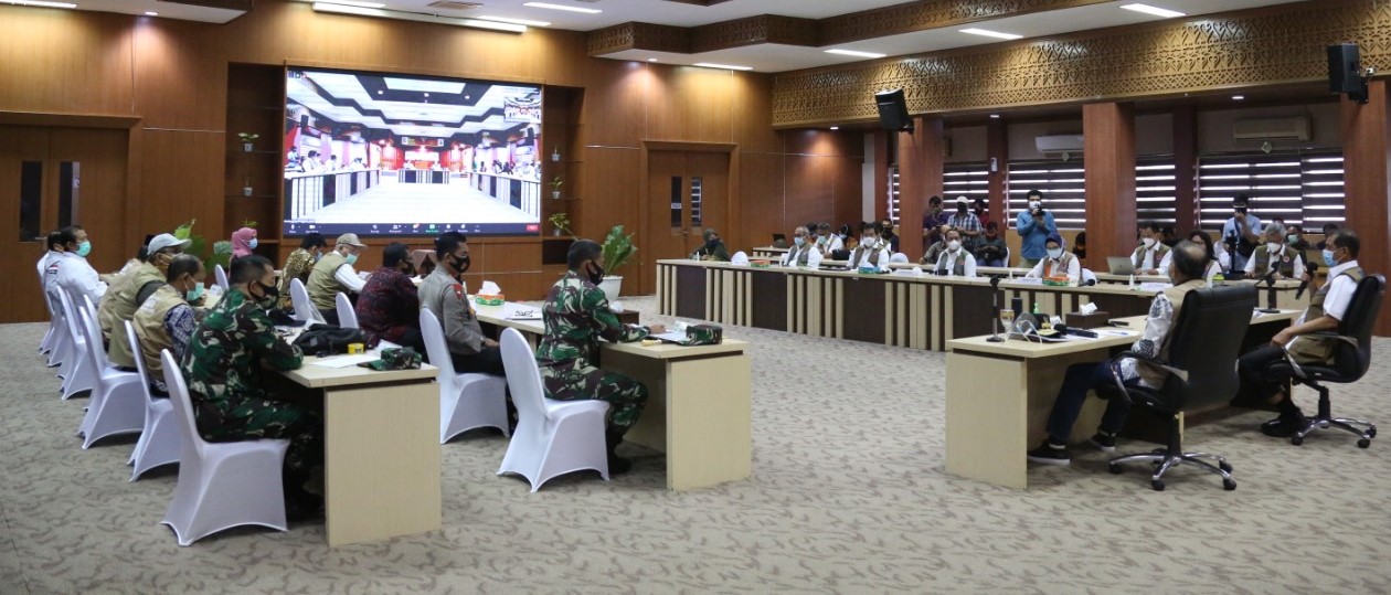 WASPADAI PENULARAN COVID 19 DARI ORANG - ORANG DEKAT