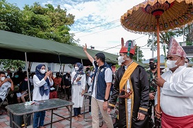 Menparekraf Tinjau Sentra Vaksinasi Negeri Hitu Lama Maluku Tengah