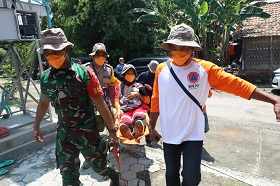 Tingkatkan Kesiapsiagaan Masyarakat, BNPB Gelar Geladi Sistem Peringatan Dini Banjir di Magetan
