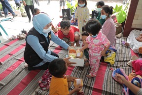 Mengawal Langsung Penanganan Bencana Guguran Awan Panas  Semeru, Gubernur Khofifah Berkantor di Lumajang