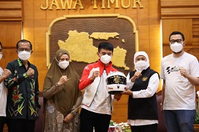 Mario Aji Diundang Ke Grahadi, Gubernur Khofifah Doakan Anak Muda  Magetan Ini Juara Seri  Moto 3 GP Balap Motor Dunia Musim 2022