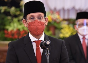 Mendikbudristek Menerima Penghargaan People of The Year 2021