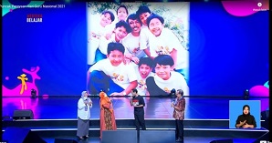 Mendikbudristek Minta Doa Gurunya Agar Bisa Membangun Pendidikan di Indonesia