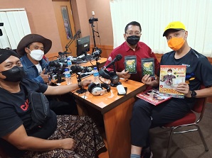 Mas Ganjar Jadi Penyiar, Mengulik Asa Dari Bukit Menoreh