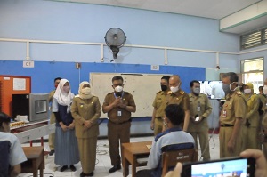 Dukung Pembelajaran Tatap Muka, Jatim Percepatan Vaksin Guru dan Murid
