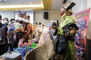 Menparekraf Ajak Pelaku Ekraf di Padang Saling Perkuat Kolaborasi