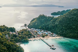 Menparekraf Kunjungi Kampung Wisata Namatota Papua Barat