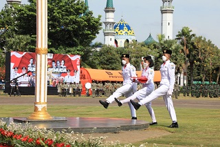 Pimpinan Sidang Kongres Pemuda II 1928 Soegondo Djojopoespito adalah Pemuda asal Tuban Jawa Timur    Gubernur Khofifah Minta Bupati Tuban agar segera Mengajukan Gelar Pahlawan Nasional
