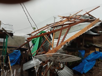 Angin Kencang Terjang Sepuluh Pemukiman Warga di Sumbawa
